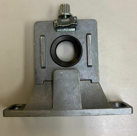 Mounting for Air Regulator and Oil Filter